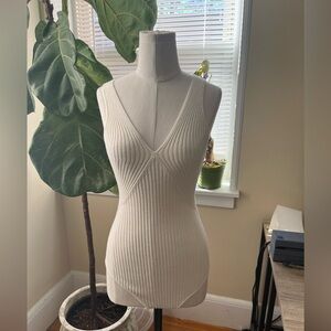 Abercrombie & Fitch cream ivory elevated knit v neck bodysuit size small